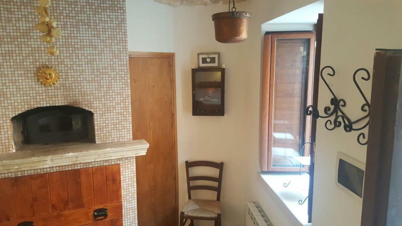 Villa Scaccia Pensieri Cerchio Exterior foto